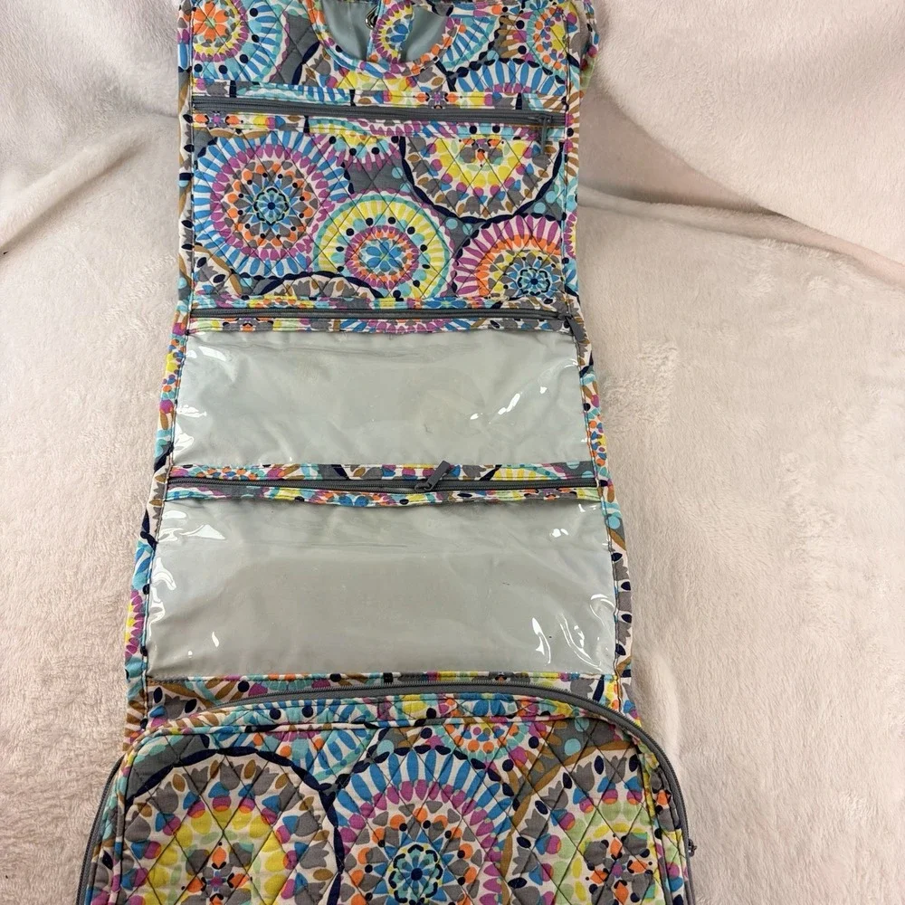 VERA BRADLEY Iconic Hanging Travel Organizer Cosmetics Sunny Medallion EUC